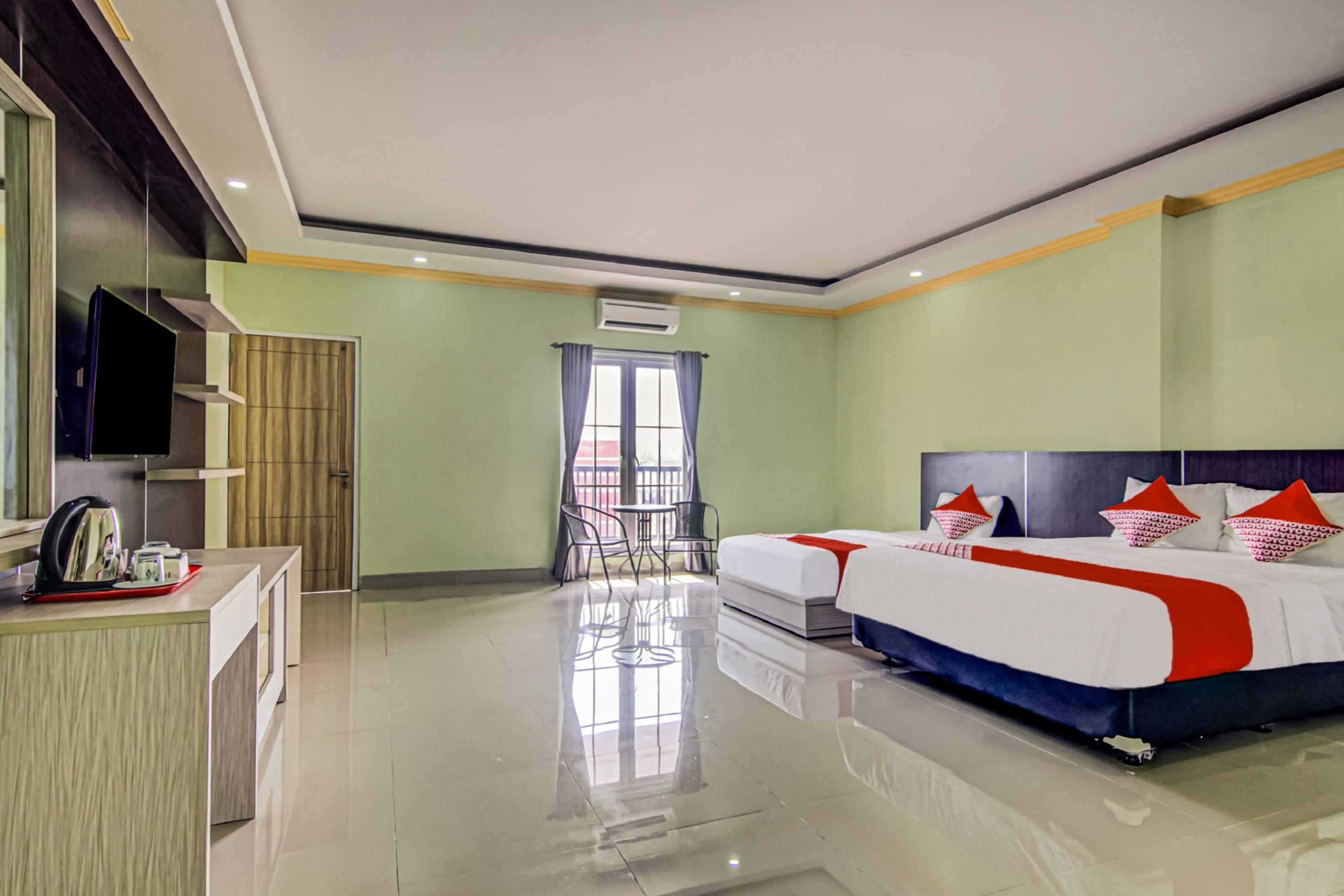 Oyo 3963 Safira Homestay Syariah Jakarta Exterior photo